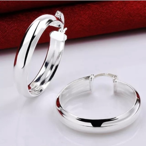 1 1/2” WHITE GOLD PLATED THICK HOOP EARRINGS - Picture 1 of 7